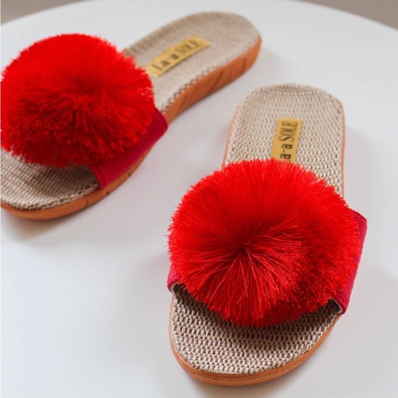 NEW! LA-a SOLE Black Fringe Playful Unique Pom Pom Sandals 9 10 - Picture 6 of 12